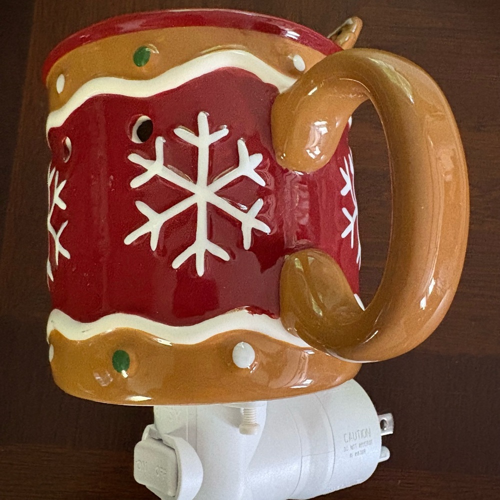 Scentsy Holiday Gingerbread Snowflake Mug Warmer - Picture 3 of 6